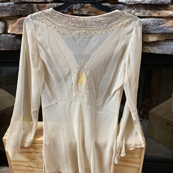 Beautiful Bebe tunic - Picture 5 of 5
